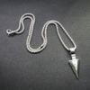 Accesorios al por mayor, collar con colgante de flecha retro de aleación con punta de lanza triangular con personalidad europea y americana para hombre, diseño con sentido