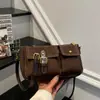 Bolso Retro Esmerilado para Axila Mujer 2026 Más Nuevo Marrón Melamina Doble Bolsillo Pequeño Cuadrado Bolso de Hombro Único Cruzado de Nicho