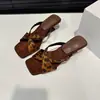 Sandalias de cuña de alta gama Chuyuji para mujer, nuevos zapatos de verano 2026 estilo francés con punta abierta, perfectos para combinar con faldas