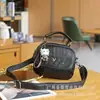 Bolsa de hombro cruzada de verano nuevo modelo de piel de oveja negra original hecha a mano estilo universitario retro simple casual mochila