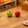 Manzana de Resina Simulada Tienda de Frutas Comida y Juego Decoración Decoración de Paisaje en Miniatura Llavero DIY Pasador Gomita para el Cabello