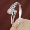 Pulseira Aberta Artística Retro de Alto Padrão Vazada, Pulseira de Cobre Fashion com Zircônia Sintética, Venda Direta do Fabricante, Exclusivamente para Fornecimento Transfronteiriço