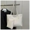 Bolsa Tote Grande Capacidade Retrô 2025 Nova Tendência Bolsa de Ombro em Couro Macio Bolsa Casual Elegante para Trabalho e Dia a Dia