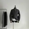 Suéter Masculino de Tricô com Gola Henley Falso de Duas Peças Leve de Luxo Malha Trançada Nicho Minimalista Textura Trançada Confortável Quente