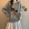 Suéter top de punto con bordado de caballito con sentido del diseño invierno 2026 nuevo talla grande ropa de mujer mm gordita tejido suelto prenda interior