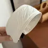 Diadema Ancha de Color Sólido Estilo Retro Coreano con Diseño Único, Tacto de Alta Gama, Adecuada para Lavarse la Cara y Cubrir la Línea del Cabello, Diadema Versátil