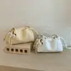 Bolsa Nuvem Plissada com Cordão Estilo Coreano para Mulheres 2026 Nova Tendência de Alta Qualidade para Primavera e Verão Bolsa Transversal Versátil e Fashion