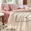 Juego de ropa de cama lavable de seda helada de cuatro piezas 2026 nuevo juego de cama de verano fresco sábana individual funda de edredón juego de cama de tres piezas