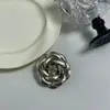 Broche de Flor Grande de Metal Estilo Pastoral Super Hada Moda Retro Francesa Lujo Accesible Joyería de Nicho de Gama Alta