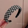 Diadema de tablero de ajedrez blanco y negro con estampado de pata de gallo para otoño e invierno, diadema de tela simple a cuadros para mujer, accesorios para el cabello para lavado de cara de celebridad de internet, venta al por mayor