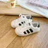 Zapatos de Concha con Estampado de Leopardo para Niños 2026 Otoño/Invierno Nuevo Estilo Zapatos Deportivos para Niños Ligeros Versátiles de Moda Zapatos de Entrenamiento Alemanes