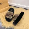 Pantuflas de Piel para Exteriores de Otoño e Invierno 2026 Nueva Llegada Decoración de Hebilla de Cuero Suela Gruesa Plataforma Zapatos Casuales para el Hogar de Mujer