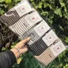 Meias de Terry Estilo Coreano e Japonês Cor Vintage para Homens e Mulheres Meias de Terry Espessas de Inverno Quentes que Retêm Calor Venda por Atacado