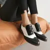 Sapatos de Salto Médio Femininos para Todas as Estações, Tamanhos 40-48, Sapatos Brogue com Cadarço Color Block, Salto Quadrado, Sapatos de Couro de Tamanho Extra Grande