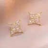 Aretes para Mujer, Aretes de Flor Corazón con Circonita Micro-pavimentada de Cobre, Nueva Moda de Nicho, Diseño Simple, Joyería de Temperamento y Versátil