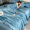 Colcha de Verano Bordada en Seda con Sensación Fresca Juego de Cuatro Piezas Estilo Lujo Ligero Lavable Colcha de Aire Acondicionado Transpirable Agradable al Tacto Ribete en Color de Contraste Kit