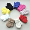 Luvas duplas quentes de inverno com forro de lã grossa e corda para crianças de 1 a 3 anos de idade, luvas pequenas e fofas de pelúcia