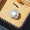Novo anel compacto requintado micro cravejado com zircônia pequeno broche banhado a ouro e prata anti-luz pérola artificial pequeno broche para mulheres