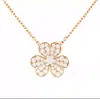 Colar Trevo Pétala Full Diamond Banhado a Ouro Rosa 18K Versão Alta Vanjia Brilhante Brincos Flor Trevo Diamante Único