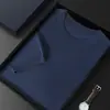 Camiseta de seda de manga corta, holgada y casual, para hombres de mediana edad, nueva de verano 2025, top fino de hombre con cuello redondo