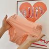 Pantalones de seda con estampado de amor, transpirables, sin costuras y de cintura media para mujer. Pantalones cortos con corte en la parte inferior.