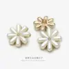 Botones metálicos de flor de perla blanca y margarita, botones versátiles con forma de pétalo para abrigos de piel, suéteres y trajes
