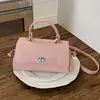 Estilo Coreano Alta Qualidade Textura Fashionável Versátil Portátil Bolsa para o Dia a Dia Mulheres 2026 Verão Nova Textura de Lichia Bolsa Transversal Pequena Quadrada