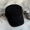 Sombrero ecuestre de gamuza japonés para mujer, otoño e invierno, para exhibición, cara pequeña, plisado, sombrero de caballero, moda retro, copa plana, sombrero de pico de pato