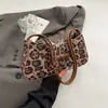 Bolso Baguette Niche Elegante de Moda con Lazo de Leopardo Francés Nuevo Casual para Combinar con Todo Bolso de Hombro Bajo el Brazo para Mujer
