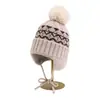 Novo Chapéu de Lã Estilo Coreano para Mulheres no Outono e Inverno, Chapéu Lei Feng Espesso Quente com Proteção para Orelhas e PomPom de Pelo, Forrado com Fleece para Homens, Chapéu de Tricô Casual