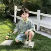 Traje de Verano Delgado de Mezclilla para Niños 2026 Nuevo Elegante Camisa de Manga Corta de Verano Conjunto de Dos Piezas
