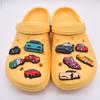 Comercio electrónico transfronterizo serie de autos zapatos con agujeros accesorios baratijas diy caricatura decoración hebilla de zapato zapatos de niño accesorios de flores