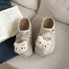 Touca Fofa Meia Pantufa Sapatos Birkenstock Femininos Nova Primavera Hello Kitty Sandálias de Solado Grosso Aumento de Altura Interno Uso Externo 2026