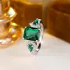 Anillo Rectangular Brillante Rongxing Transfronterizo con Piedra Verde, Incrustación en Forma de Pera y Montura Pavé, Adecuado para Regalos de Cena