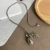 Collar de Acero de Titanio con Racimo de Uvas de Piedra Natural para Mujer 2025 Nuevo Cadena Larga de Suéter de Gama Alta Lujo Accesible Accesorios de Nicho