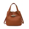Nova Moda Primavera e Verão 2025 Bolsa Satchel de Couro Macio Elegante Bolsa Saco Elegante Versátil para o Dia a Dia Feminina de Ombro Único Transversal