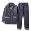8400 Gris Invierno Talla Extra Grande Set Coral Fleece Tres Capas Engrosado Acolchado Pijama Cálido Ropa de Casa para Hombre