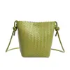 Bolso tejido de verano súper elegante para mujer, nuevo estilo coreano 2026, bolso cruzado de alta gama vintage de nicho para teléfono