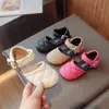 Sandalias de Dedos para Niñas 2023 Verano Nuevo Estilo Estilo Chanel Zapatos de Princesa Zapatos de Pan Hueco para Niña Pequeña Sandalias Semi Zapatos de Rendimiento