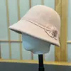 Sombrero de Pescador de Lana Elegante de Temperamento Retro Japonés para Mujer, Cálido de Invierno, Protección para los Oídos, Sombrero de Cubo, Moderno, Versátil, Hace que la Cara Parezca Más Pequeña