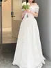 Vestido de noiva leve estilo francês com renda vintage, design ombro a ombro, toque de nicho de alta qualidade, adequado para temas de estúdio e ensaios fotográficos ao ar livre, vestido de noiva para passeios