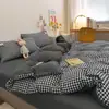 Juego de Cuatro Piezas de Algodón Puro Lavado Estilo Sueño Nude, Sábana Bajera y Funda Nórdica Estilo Ins Amigables con la Piel, Juego de Tres Piezas de Sábana Bajera para Cama de Dormitorio Fresco Pequeño