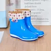 Botas de Lluvia Cortas para Mujer, Antideslizantes, Resistentes al Desgaste, Zapatos de Agua, Cómodos Zapatos de Goma Impermeables, Botas de Agua Cálidas de Terciopelo, Botas de Lluvia de Media Caña para Protección Laboral