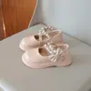 Sapatos de Couro para Meninas de 6-12 Anos Estilo Primavera/Outono 2026 Sapatos de Princesa com Pérolas e Strass Solado Macio Sapatos Individuais Infantis Sapatos para Apresentações Escolares