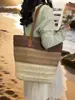 Nova bolsa de palha patchwork tricolor transfronteiriça, bolsa feminina de praia para férias, bolsa de ombro tote versátil de grande capacidade para a beira-mar