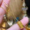 Colar de Aço Titânio de Luxo para Mulheres com Pequeno Pingente de Barra Dourada, Cubo de Chocolate em Ouro 18K, Joia de Luxo Leve Não Desbota