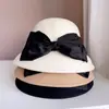 Estilo Hepburn Lazo Grande Moda Cubierta de Lámpara Sombrero de Invierno para Mujer Todo Combinación Casual Lana Sombrero de Pescador Elegante Elegante Sombrero de Cubo