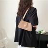 Bolso de axila para mujer 2024 nuevo de moda bolso cuadrado pequeño bolso de hombro de fieltro color liso estilo occidental simple bolso pequeño tipo baguette francesa