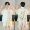 Pijama Novo para Meninos 2026 Verão Seda de Gelo Manga Curta Estilo Fino Infantil Masculino Tamanho Grande Roupa de Casa Roupa Externa
