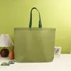 Sacolas de TNT Prontas, Lisas e Impressíveis com Logo, Sacolas de Presente Prensadas a Quente, Sacolas de Compras Publicitárias